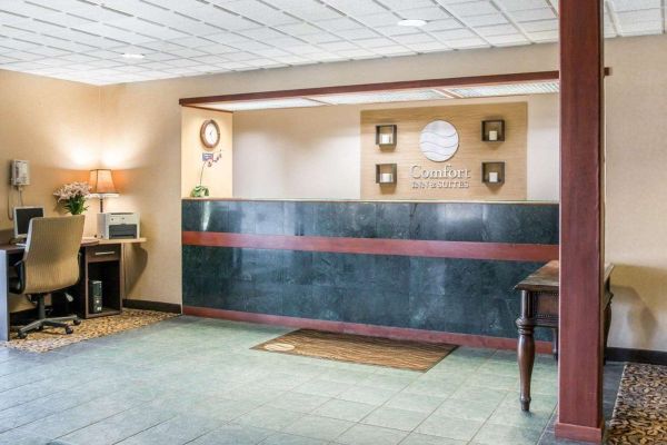 Comfort Inn & Suites Maumee - Toledo (I80-90)